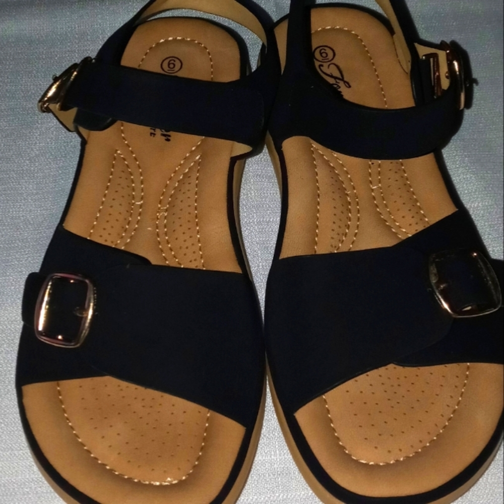 Women sandals